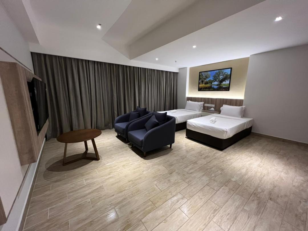 Amverton Cove Golf & Island Resort Banting  Extérieur photo