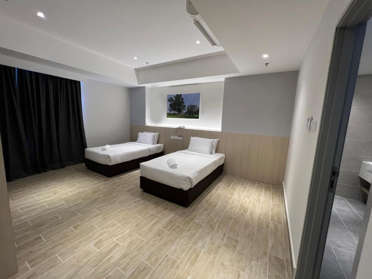 Amverton Cove Golf & Island Resort Banting  Extérieur photo