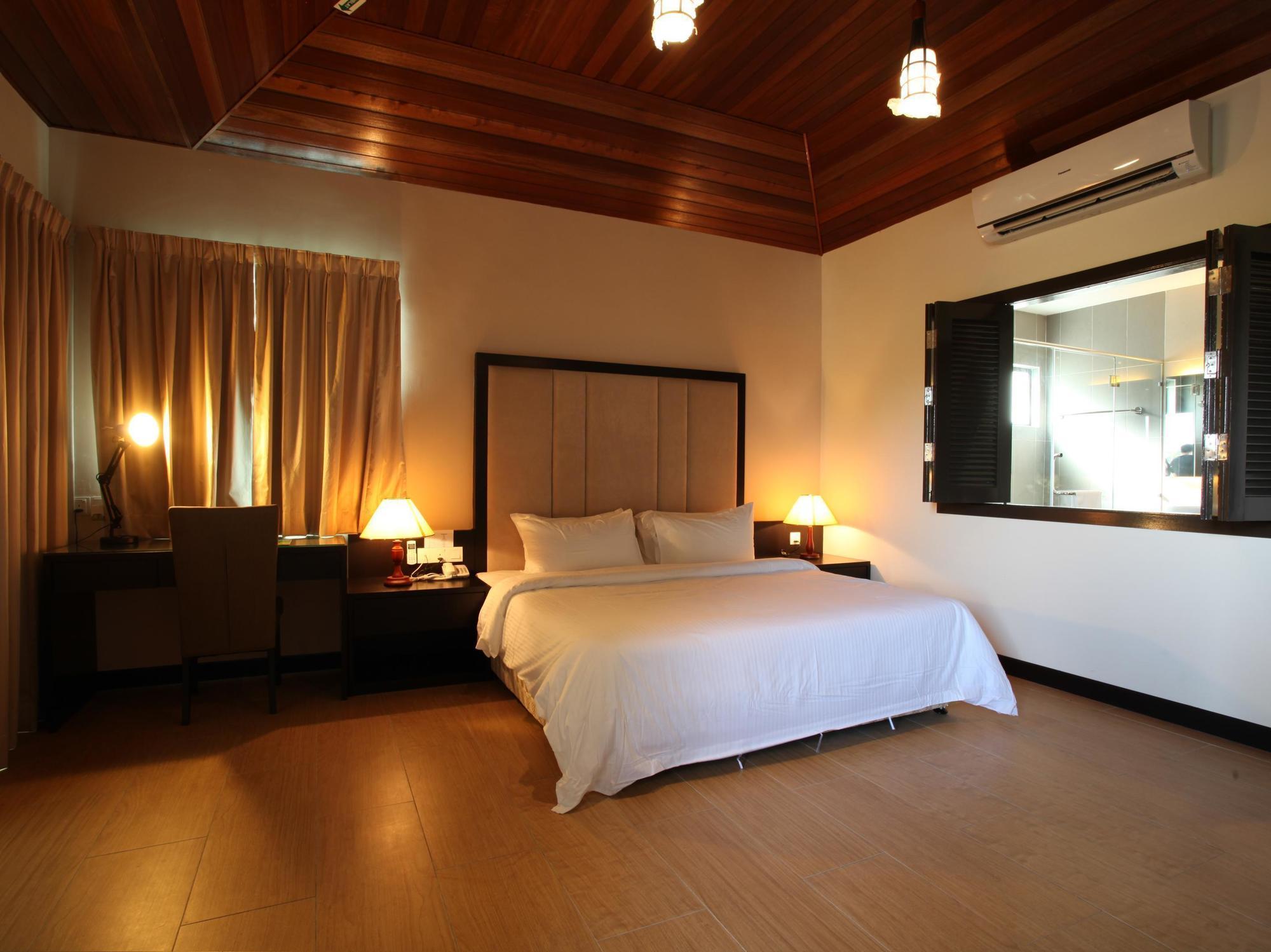 Amverton Cove Golf & Island Resort Banting  Extérieur photo