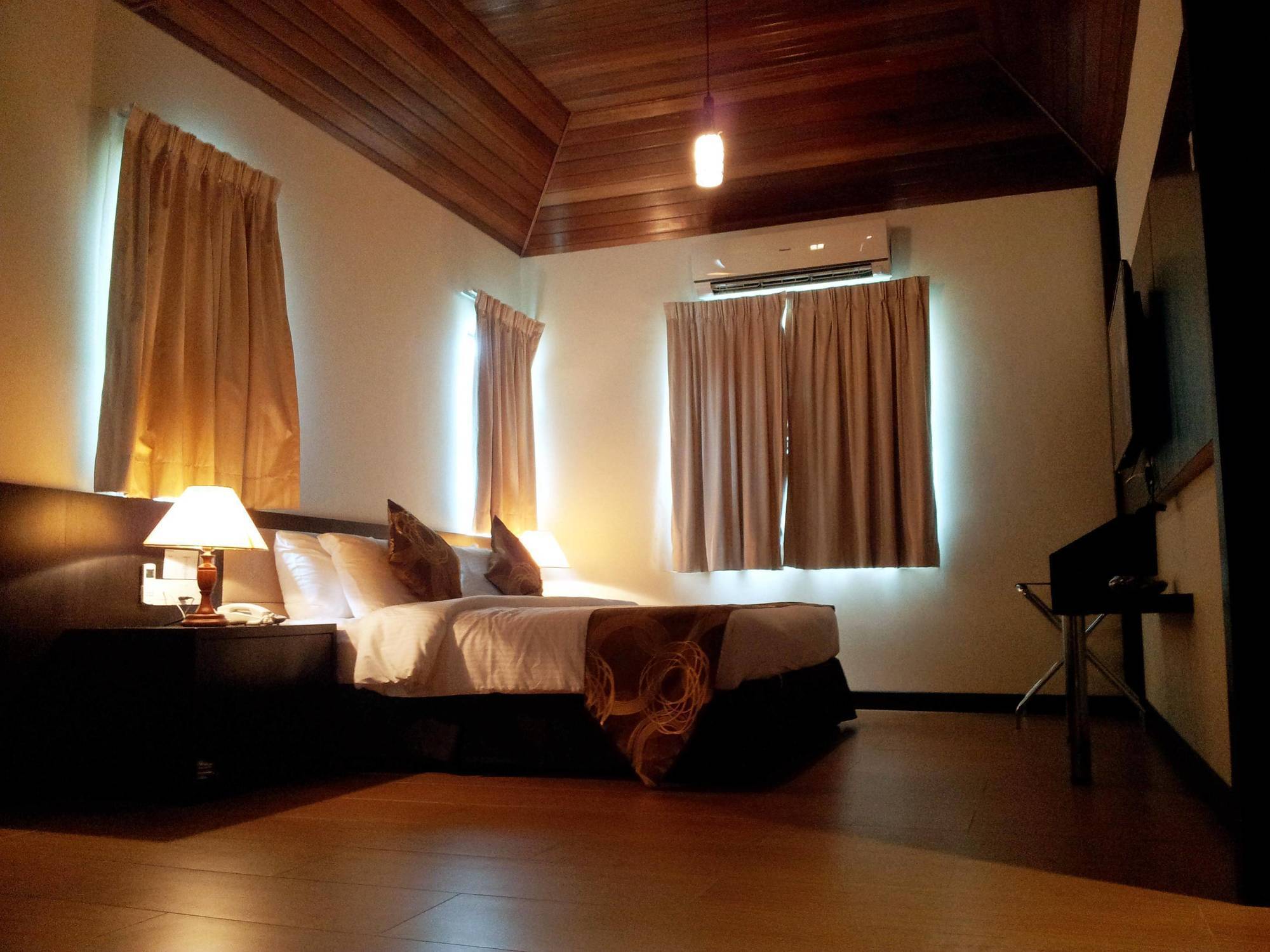 Amverton Cove Golf & Island Resort Banting  Extérieur photo